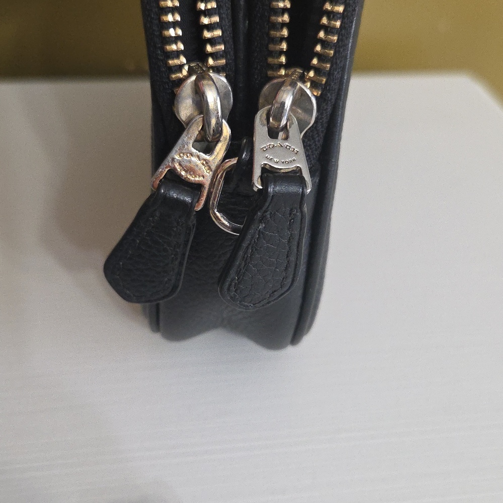 Coach Black Pebbled Leather Camera Crossbody - Picture 4 of 13